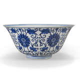 A BLUE AND WHITE 'LOTUS' BOWL - photo 2