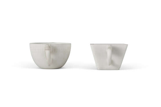 TWO CARVED WHITE STONE TWO-HANDLED CUPS - фото 5