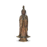 A WOOD FIGURE OF STANDING SEISHI BOSATSU (MAHASTHAMAPRAPTA) - Foto 1