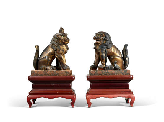 A PAIR OF KOMA-INU (LION-DOGS) - Foto 2