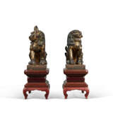A PAIR OF KOMA-INU (LION-DOGS) - Foto 4