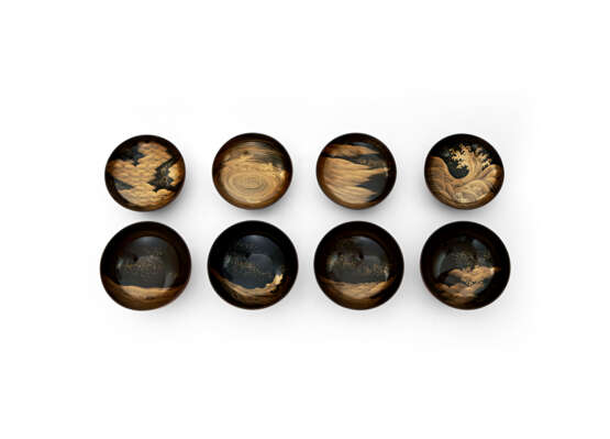 A SET OF TWENTY LACQUER BOWLS AND COVERS - Foto 4