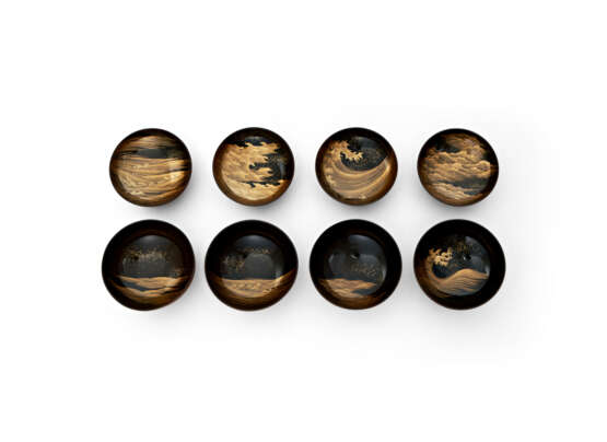 A SET OF TWENTY LACQUER BOWLS AND COVERS - photo 6