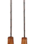 Bambus. A PAIR OF BAMBOO HANGING VASES WITH RODS