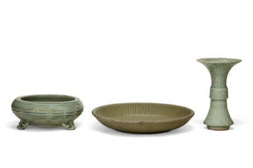 A GROUP OF THREE LONGQUAN CELADON VESSELS