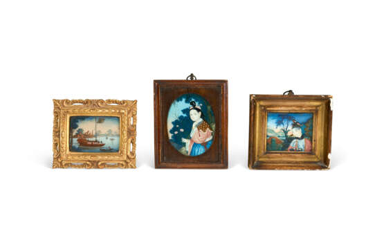 THREE SMALL REVERSE-GLASS PAINTINGS - photo 1