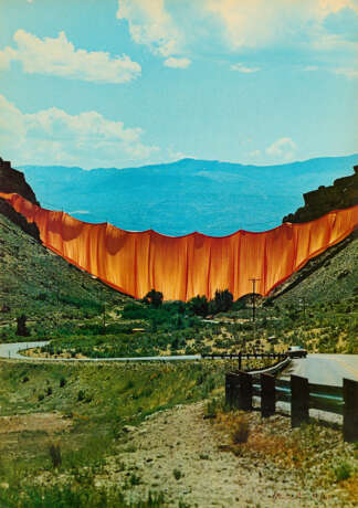 Christo. Valley Curtain, Rifle, Colorado, 1970-72 - фото 3