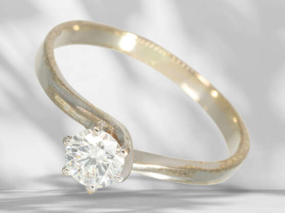Classic brilliant-cut diamond solitaire ring with a very bea… - photo 1