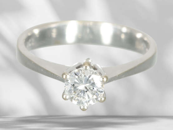 Ring: vintage solitaire brilliant-cut diamond ring, beautifu… - фото 3