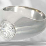 Very solidly crafted solitaire brilliant-cut diamond gold ri… - photo 1