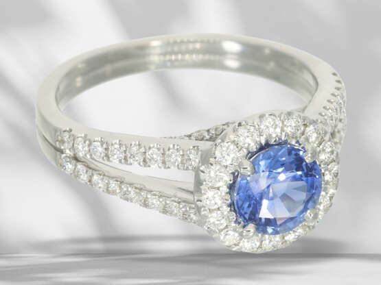 Ring: elegant sapphire/brilliant-cut diamond white gold ring… - photo 3