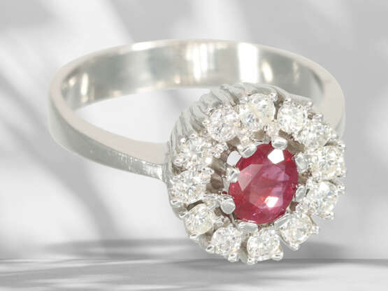 Ring: white gold vintage ruby/brilliant-cut diamond gold rin… - фото 2