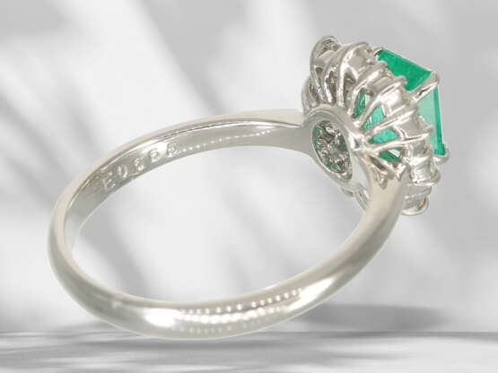Ring: neuwertiger Goldschmiedering mit feinem Smaragd und Br… - Foto 4