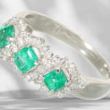 Ring: like new platinum ring with very fine emeralds and bri… - фото 1