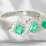 Ring: like new platinum ring with very fine emeralds and bri… - фото 2