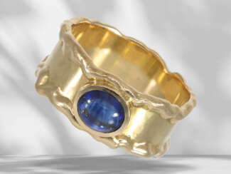 Ring: individual and interesting sapphire goldsmith ring, un…