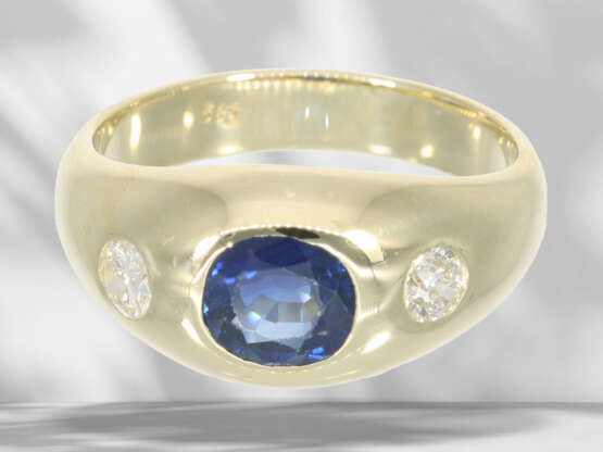 Ring: classic, solid band ring with sapphire and brilliant-c… - фото 3