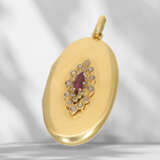 Pendant: antique medallion with ruby and rose cut diamonds, … - фото 1