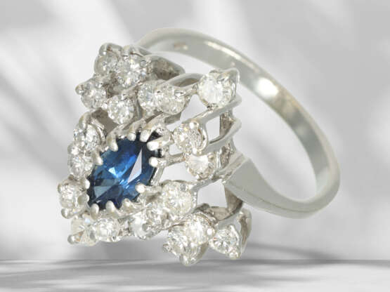 Ring: white gold vintage sapphire/brilliant-cut diamond flow… - photo 4