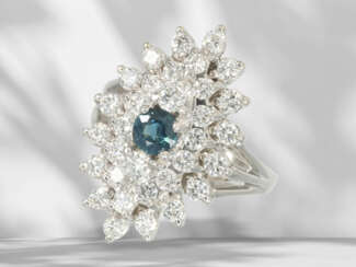 Ring: vintage sapphire/brilliant-cut diamond gold ring, appr…