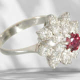 Ring: beautiful vintage ruby/brilliant-cut diamond flower ri… - фото 4