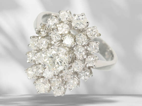 Ring: weißgoldener, dekorativer vintage Brillant-Blütenring,… - Foto 1