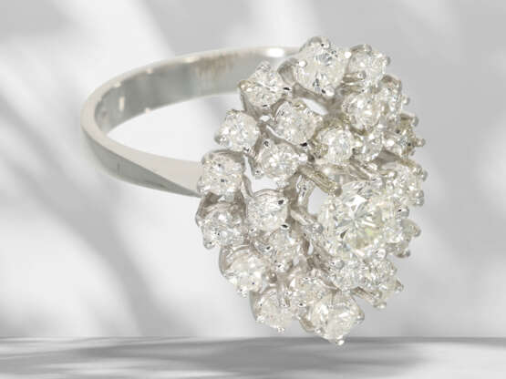 Ring: weißgoldener, dekorativer vintage Brillant-Blütenring,… - Foto 2