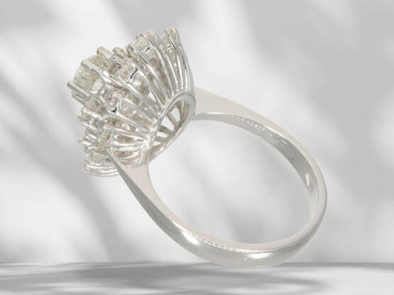 Ring: weißgoldener, dekorativer vintage Brillant-Blütenring,… - Foto 5
