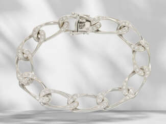 Bracelet: heavy white gold bracelet set with brilliant-cut d…