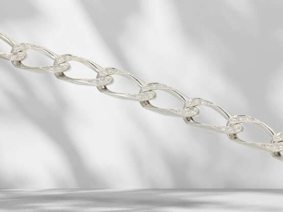 Bracelet: heavy white gold bracelet set with brilliant-cut d… - photo 3
