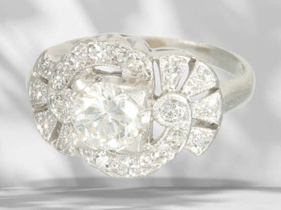 Ring: old brilliant-cut diamond/diamond gold ring in platinu… - фото 3