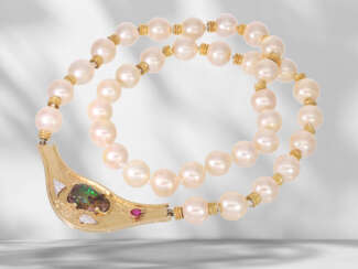 Decorative cultured pearl necklace with handmade gold clasp,…