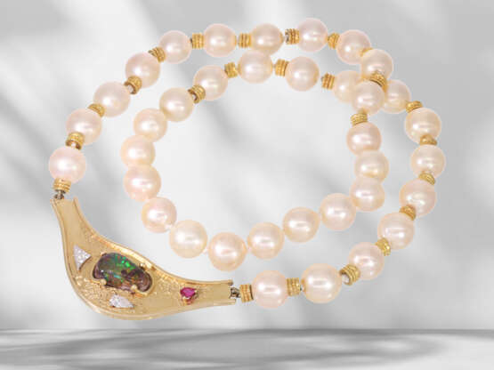 Decorative cultured pearl necklace with handmade gold clasp,… - photo 1