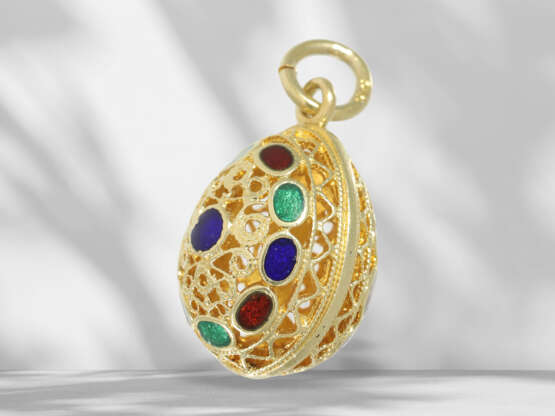 Pendant: fine, filigree gold pendant with enamel decoration… - photo 3