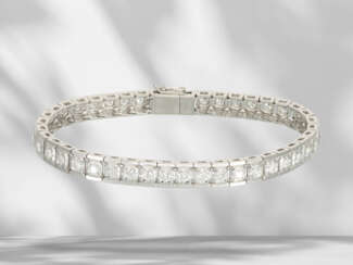 Bracelet: white gold vintage Revière bracelet with brilliant…