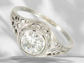 Ring: antiker Goldschmiedering mit einem Altschliffdiamanten…