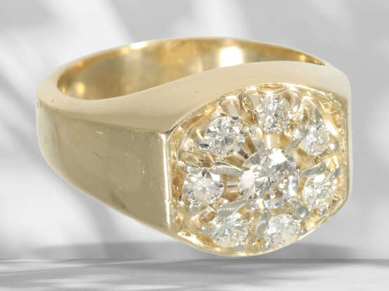 Ring: massiver Brillant-Goldschmiede-Blütenring, ca. 0,9ct B… - Foto 2
