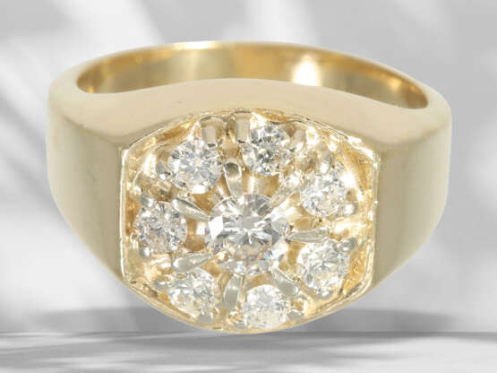Ring: massiver Brillant-Goldschmiede-Blütenring, ca. 0,9ct B… - Foto 4
