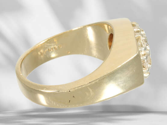 Ring: massiver Brillant-Goldschmiede-Blütenring, ca. 0,9ct B… - Foto 5