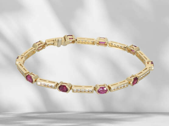 Bracelet: modern ruby/brilliant-cut diamond gold bracelet in… - photo 1
