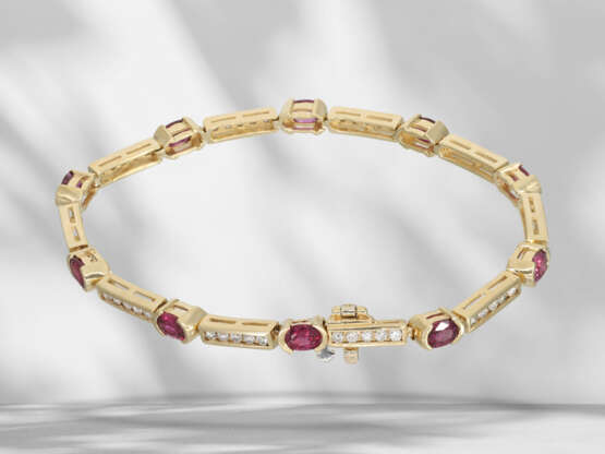 Bracelet: modern ruby/brilliant-cut diamond gold bracelet in… - photo 3