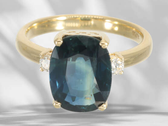 Ring: like new sapphire/brilliant-cut diamond gold ring… - photo 3