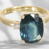 Ring: like new sapphire/brilliant-cut diamond gold ring… - фото 4