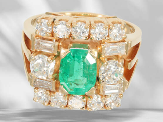 Vintage emerald/brilliant-cut diamond gold ring in 18K gold,… - photo 2