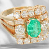 Vintage emerald/brilliant-cut diamond gold ring in 18K gold,… - photo 3
