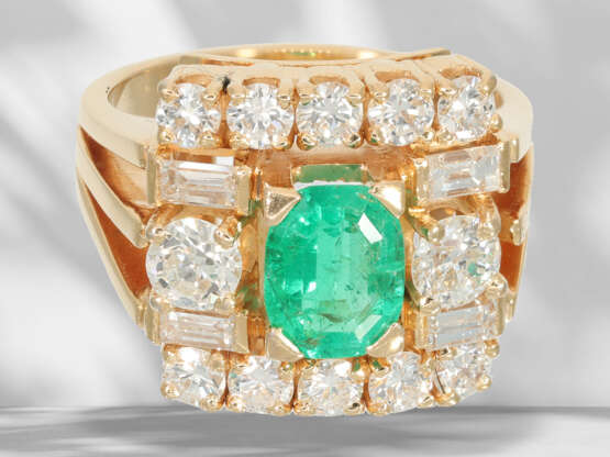 Vintage emerald/brilliant-cut diamond gold ring in 18K gold,… - фото 4