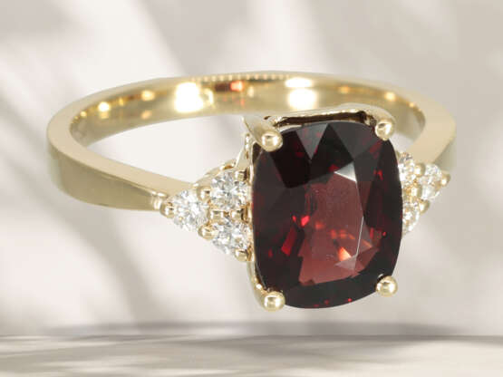 Ring: modern and like new goldsmith ring with beautiful red … - photo 3