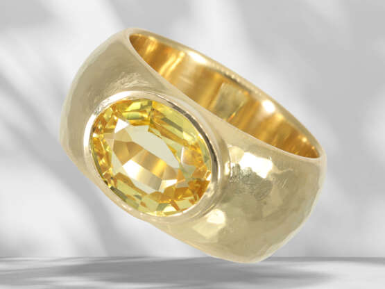 Extremely solidly crafted goldsmith ring with a large yellow… - photo 1