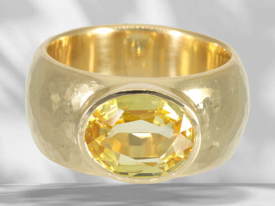 Extremely solidly crafted goldsmith ring with a large yellow… - photo 2