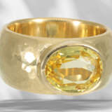 Ring: Äußerst solide gefertigter Goldschmiedering mit großem… - Foto 3